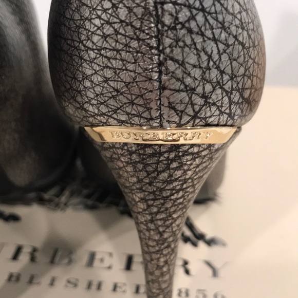 BURBERRY ANKLE BOOTS - Picture 6 of 8